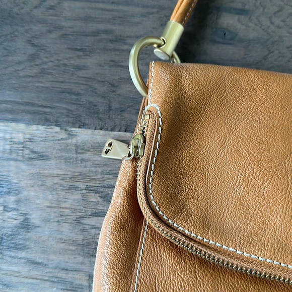 Talbots-leather clutch with magnet closure - Picture 3 of 7